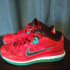 Lebron James Liverpool low Men's 9.5 Nike Sneaker